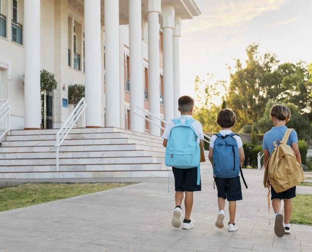 kids-getting-back-school-together